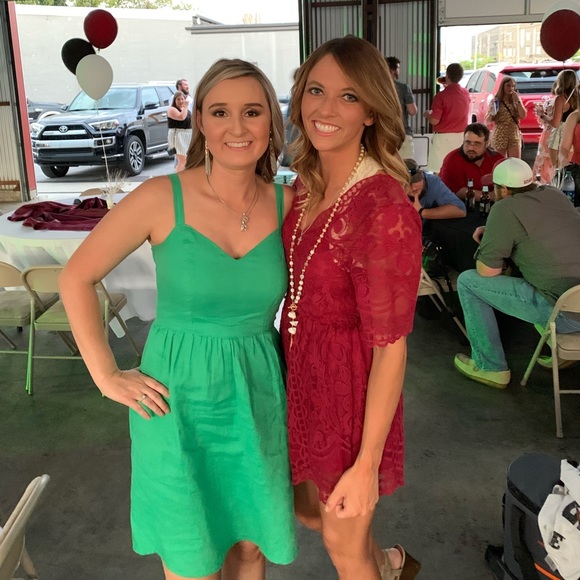 Meet your Posher, Courtney - Picture 2 of 2